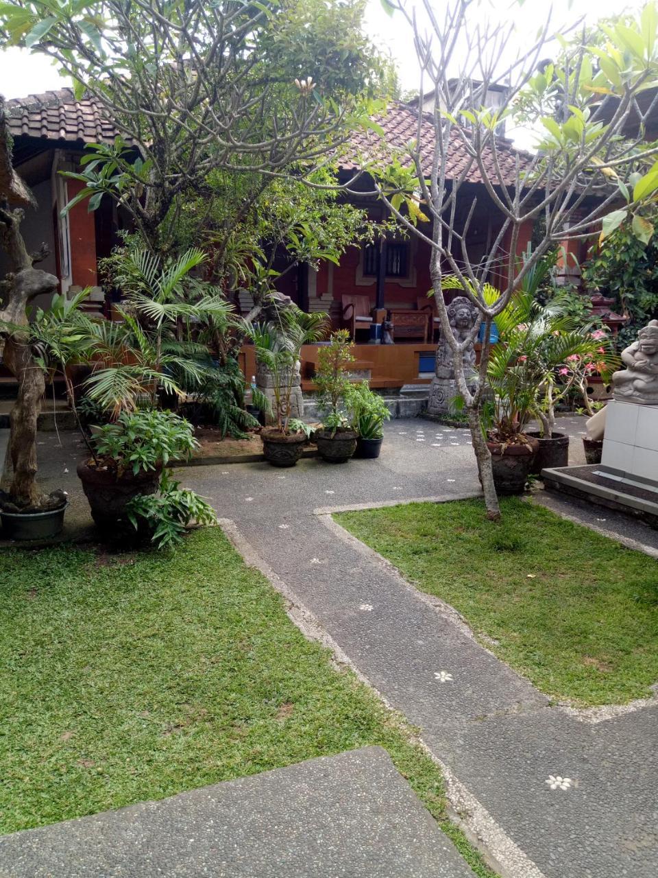 Suandi House Bed & Breakfast Ubud  Exterior photo