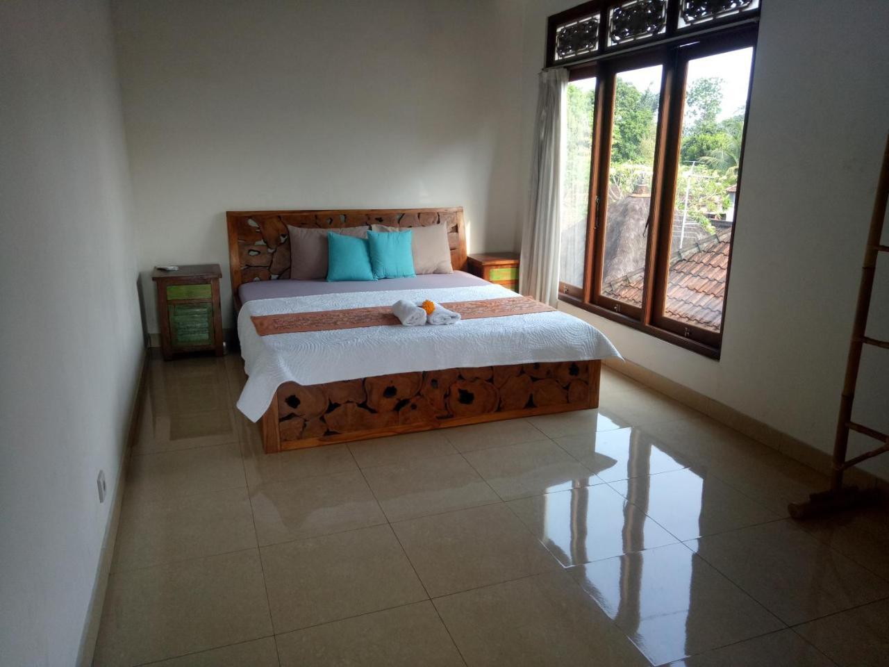 Suandi House Bed & Breakfast Ubud  Exterior photo